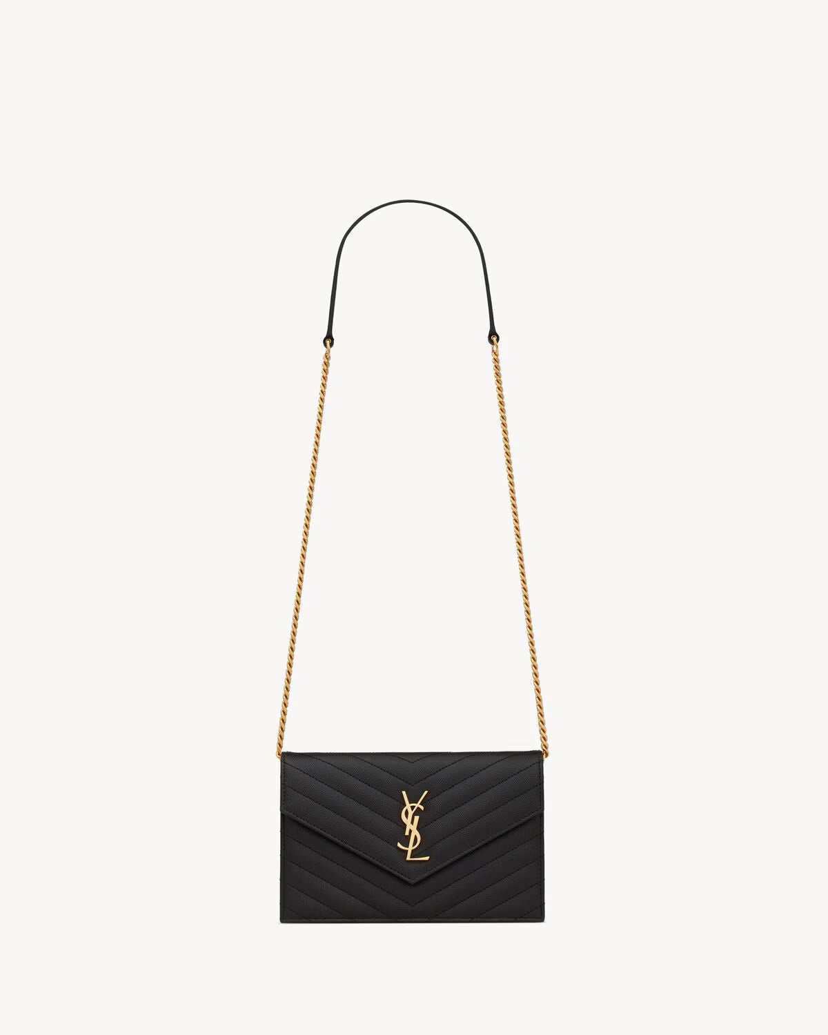 CASSANDRE ENVELOPE CHAIN WALLET EN CUIR GRAIN DE POUDRE Auralise