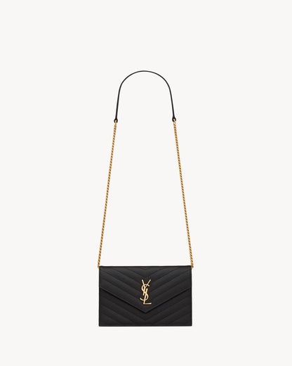 CASSANDRE ENVELOPE CHAIN WALLET EN CUIR GRAIN DE POUDRE Auralise