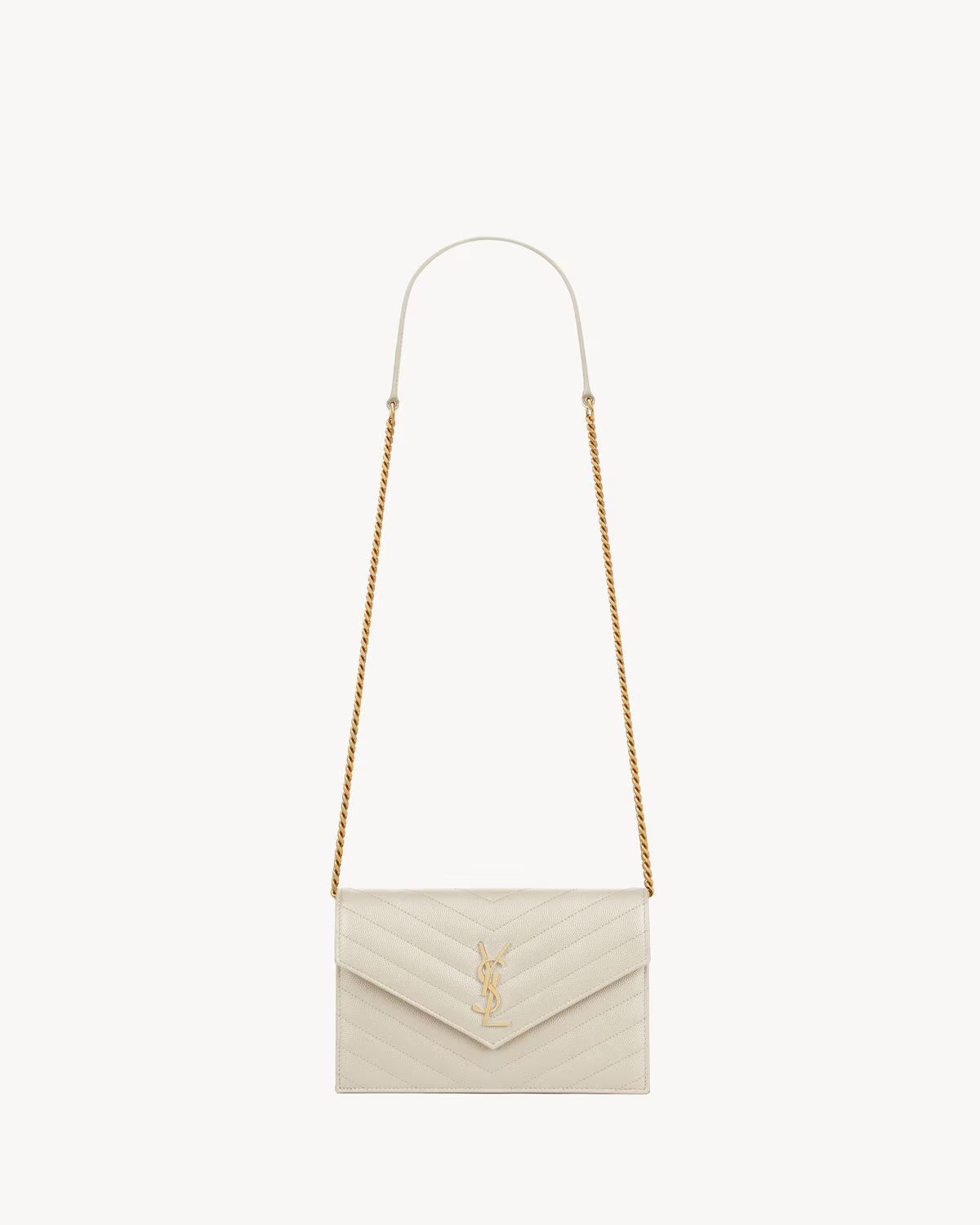 CASSANDRE ENVELOPE CHAIN WALLET EN CUIR GRAIN DE POUDRE Auralise
